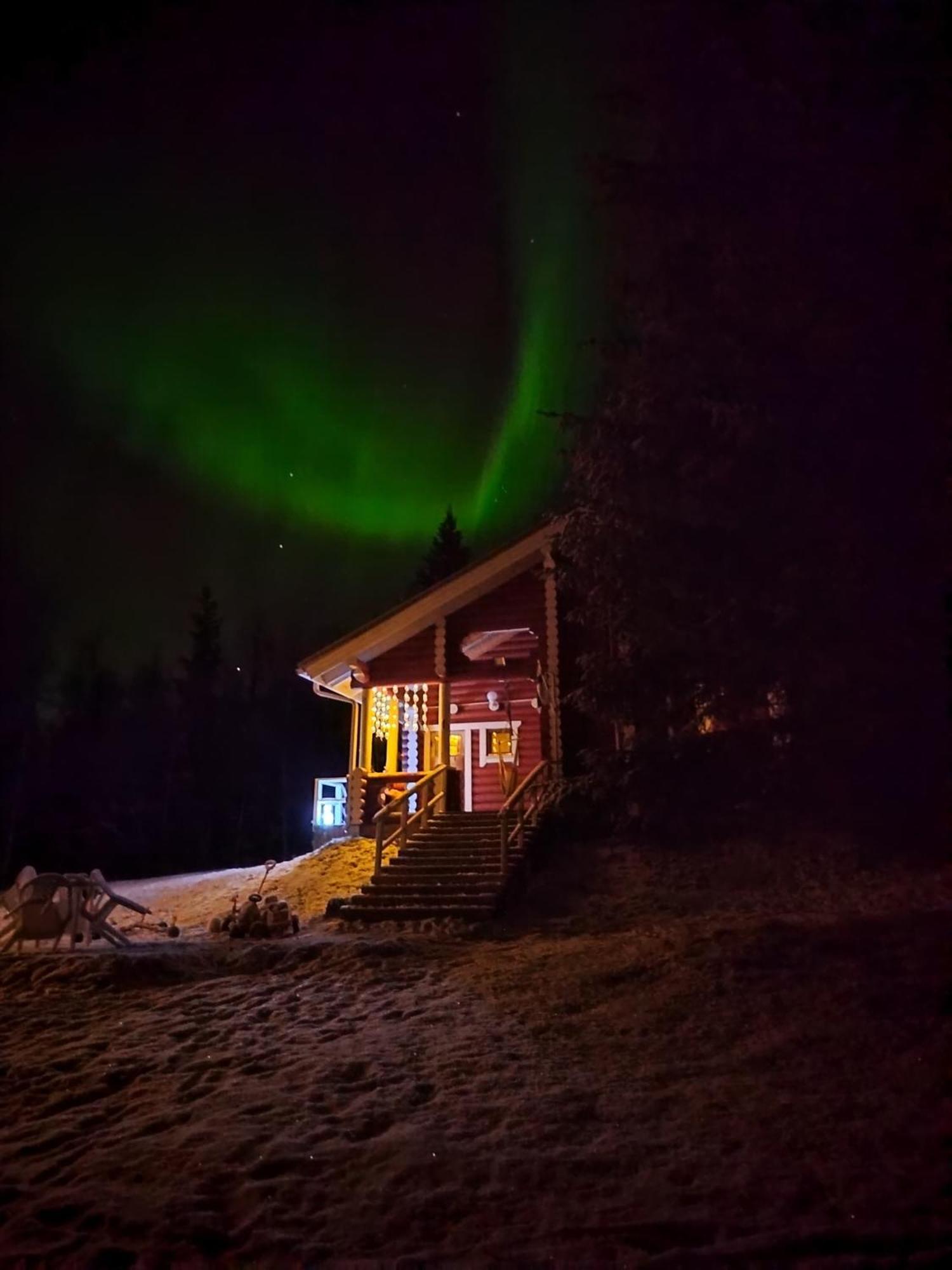 Chalet Lapin Hiisi Joen Rannalla