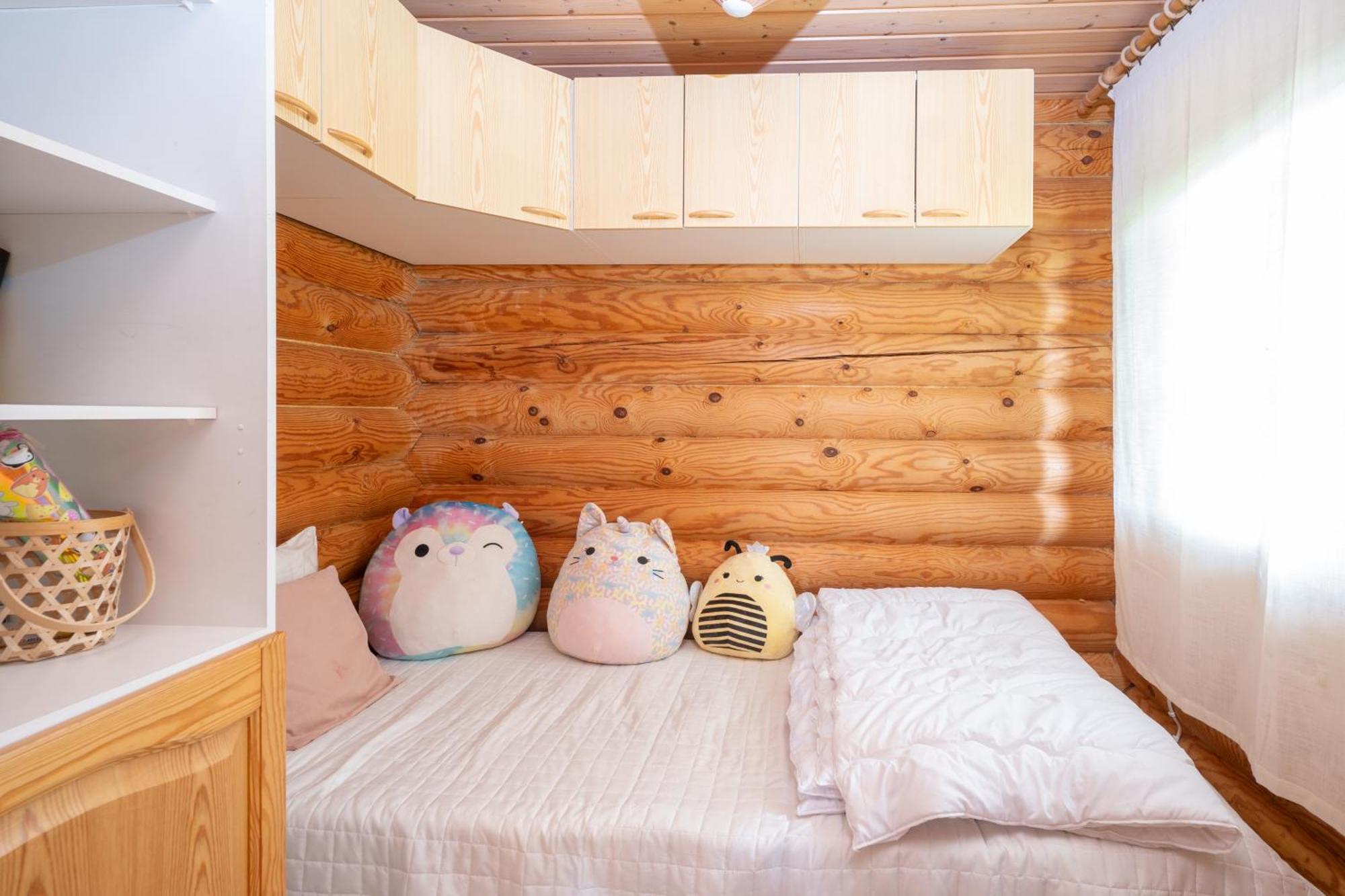 Lapin Hiisi Joen Rannalla Chalet *