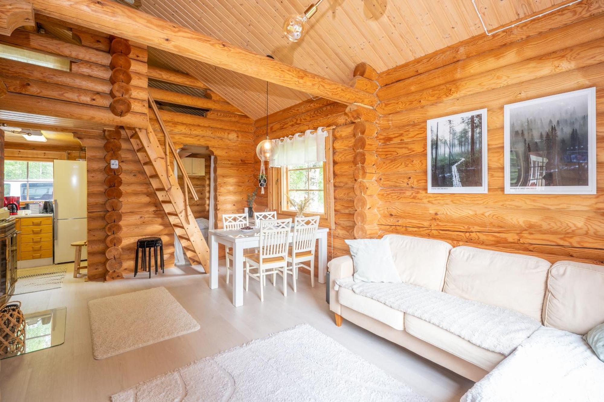 Chalet Lapin Hiisi Joen Rannalla