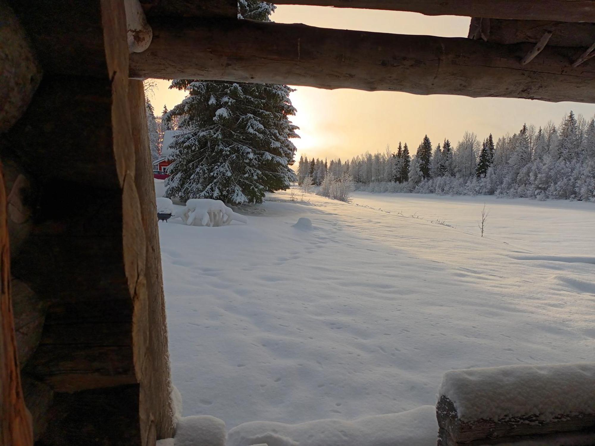 Chalet Lapin Hiisi Joen Rannalla Ranua