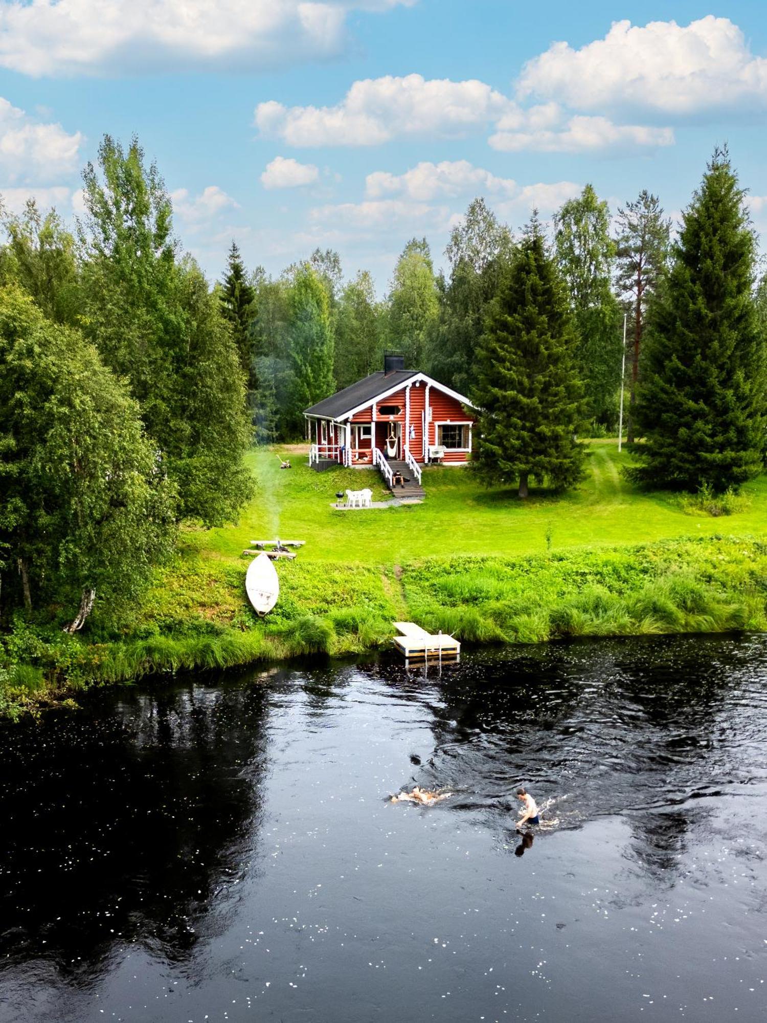 Lapin Hiisi Joen Rannalla Ranua