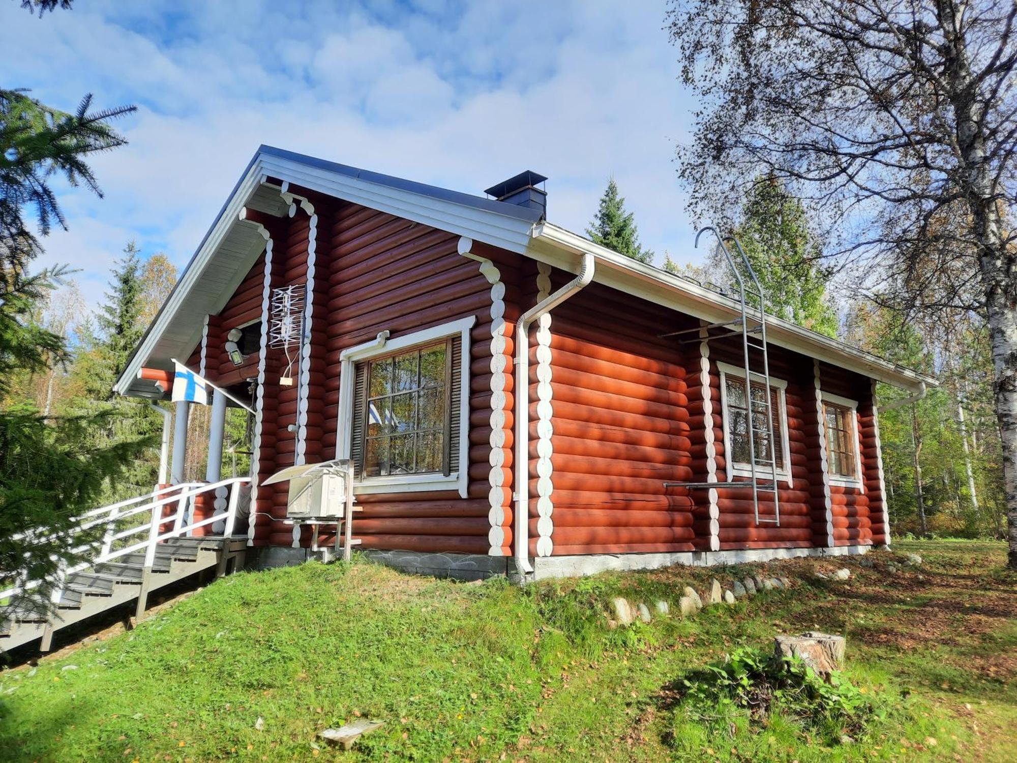 Lapin Hiisi Joen Rannalla
